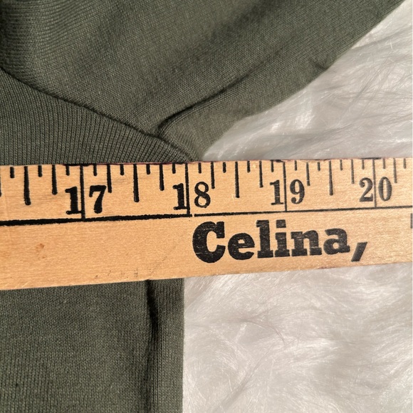 Croft & Barrow Women's Olive Classic Long Sleeve Tee Size M - Picture 5 of 6